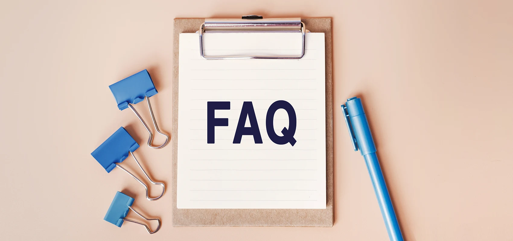 Ovatko Mikin ja Minni-folioilmapallot helppo täyttää ja sulkea? Pitääkö heillä olla jotain tehdäkseen sitä?